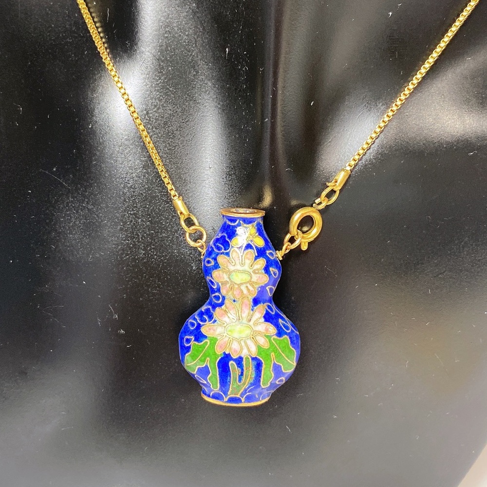 Vintage Cloisonné Necklace/Goldplated chain